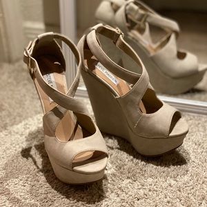 🚫 SOLD — Steve Madden “Xternal” platform wedge